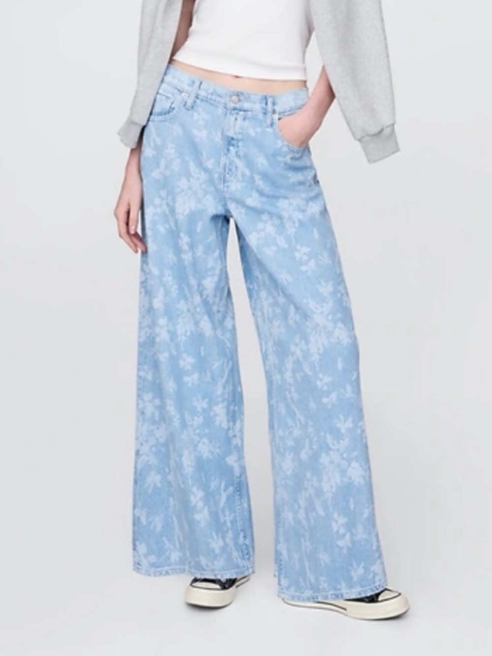 GAP Light Blue Wide-Leg Floral-Pattern Jeans - Picture 1 of 12